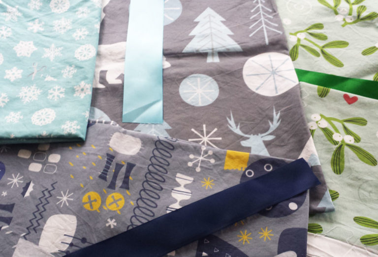 Reusable fabric gift wrap tutorial by Lellobird